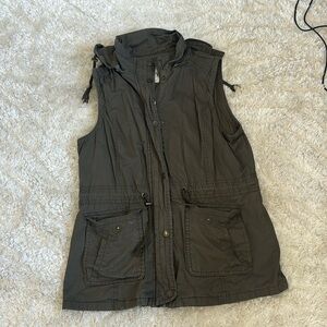 YMI Green vest with removable hood